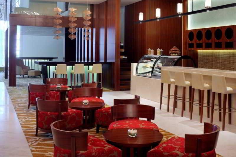 Marriott Executive Apartments Al Jaddaf, Dubai Exterior foto The lounge at the airport