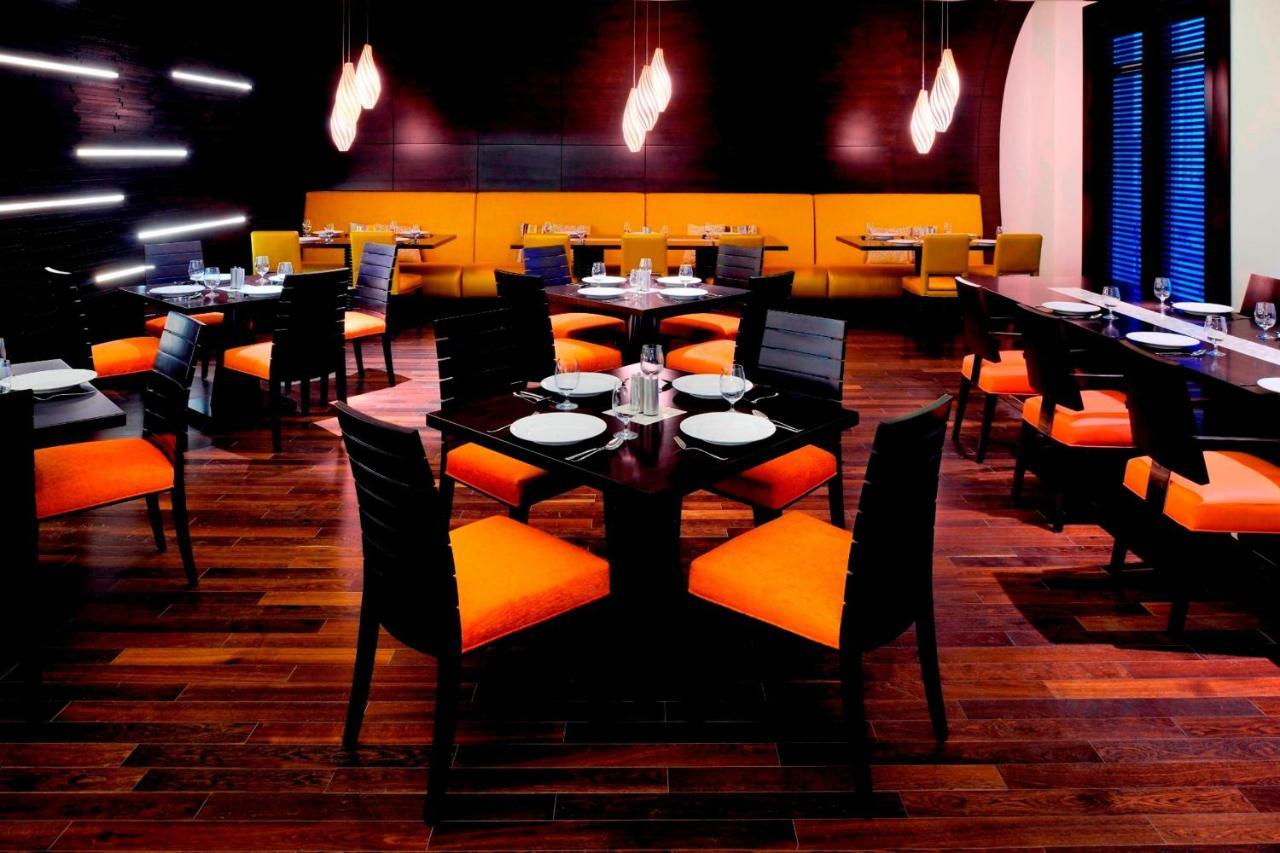 Marriott Executive Apartments Al Jaddaf, Dubai Exterior foto The interior of a typical restaurant