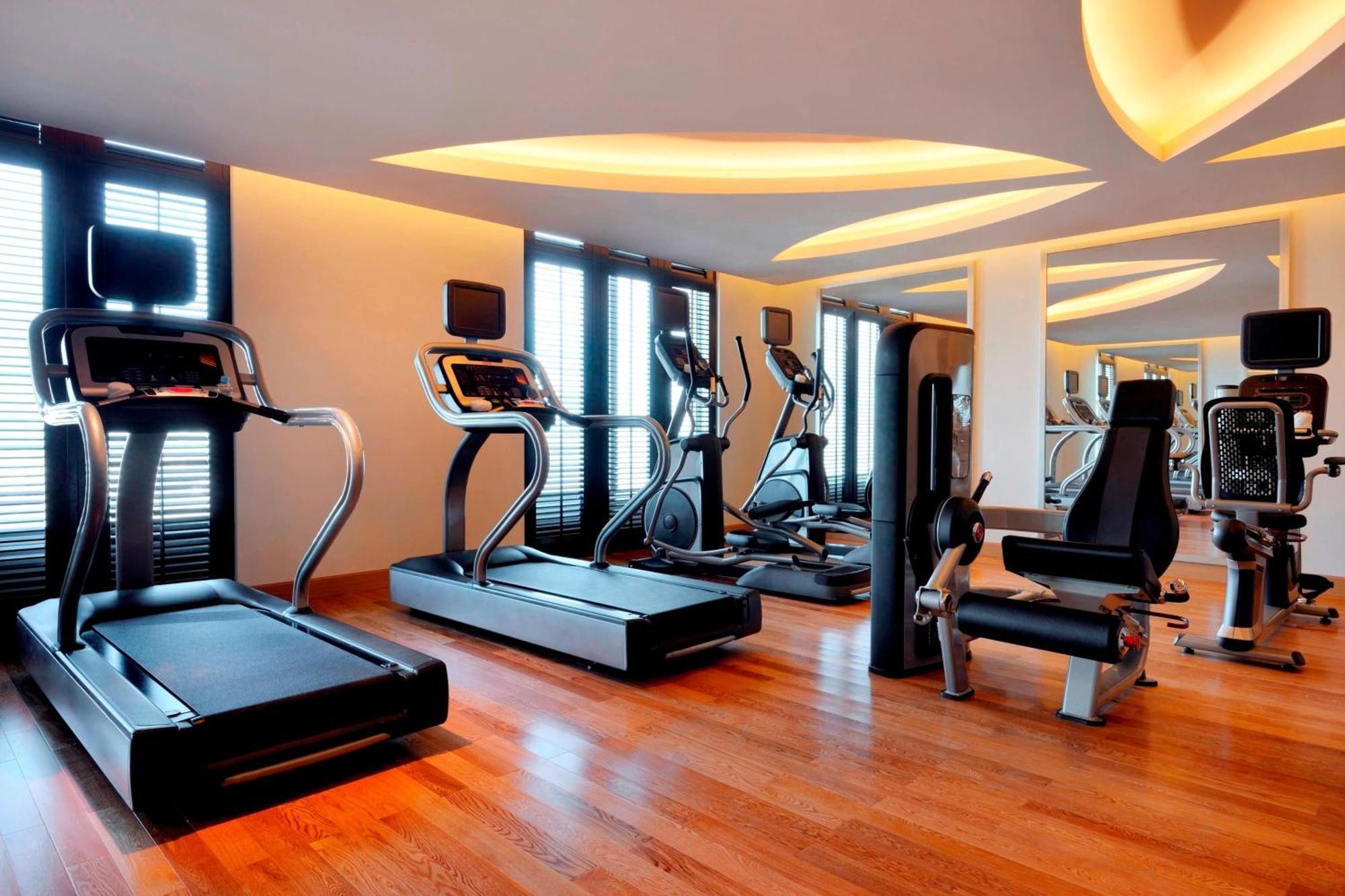 Marriott Executive Apartments Al Jaddaf, Dubai Exterior foto The gym at the W Hotel in Dubai