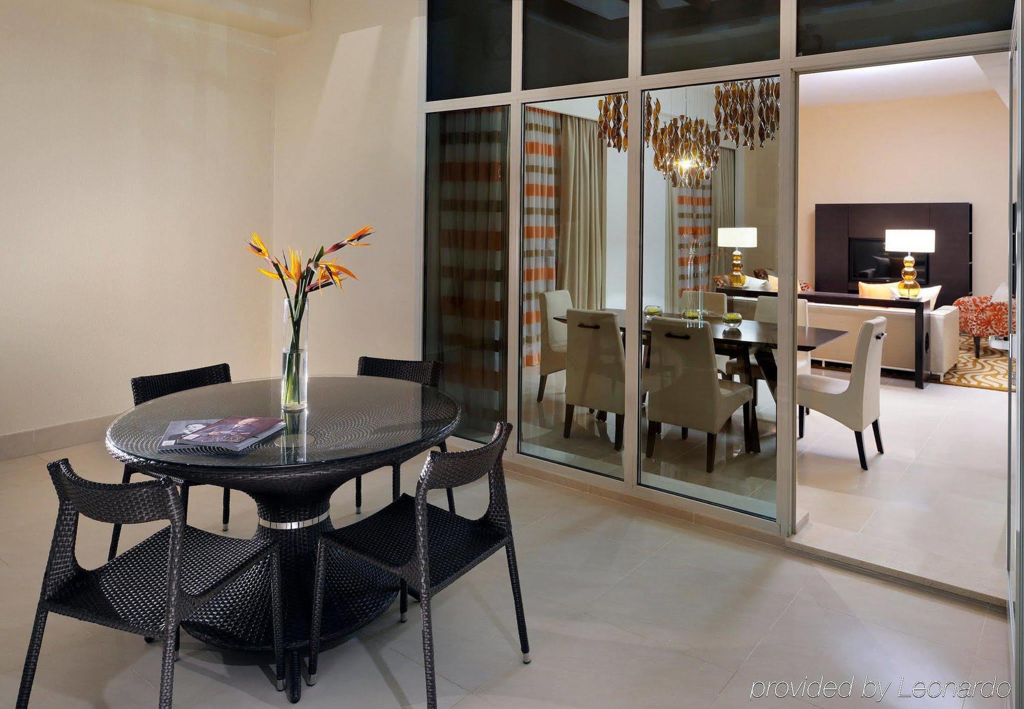 Marriott Executive Apartments Al Jaddaf, Dubai Exterior foto A dining room
