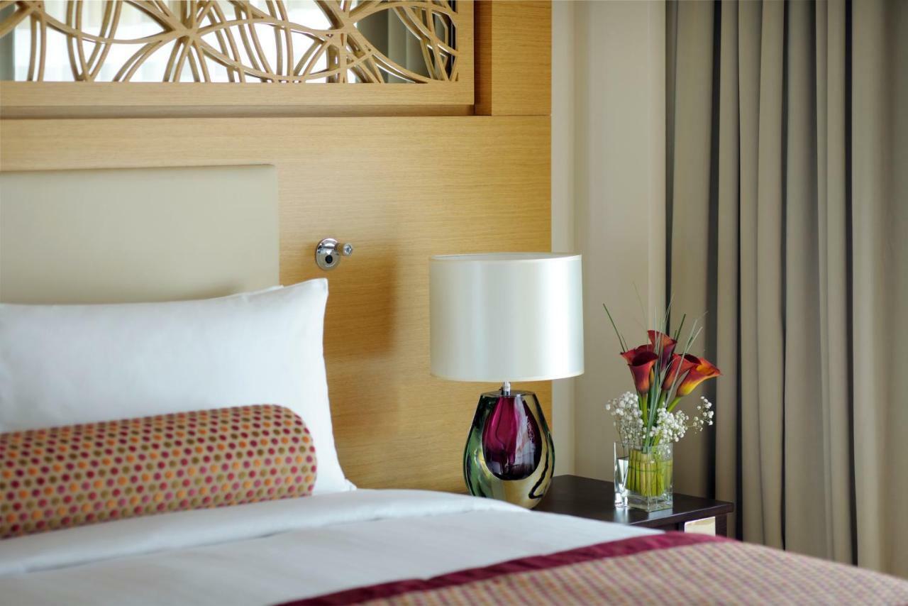 Marriott Executive Apartments Al Jaddaf, Dubai Exterior foto A bedroom at the hotel